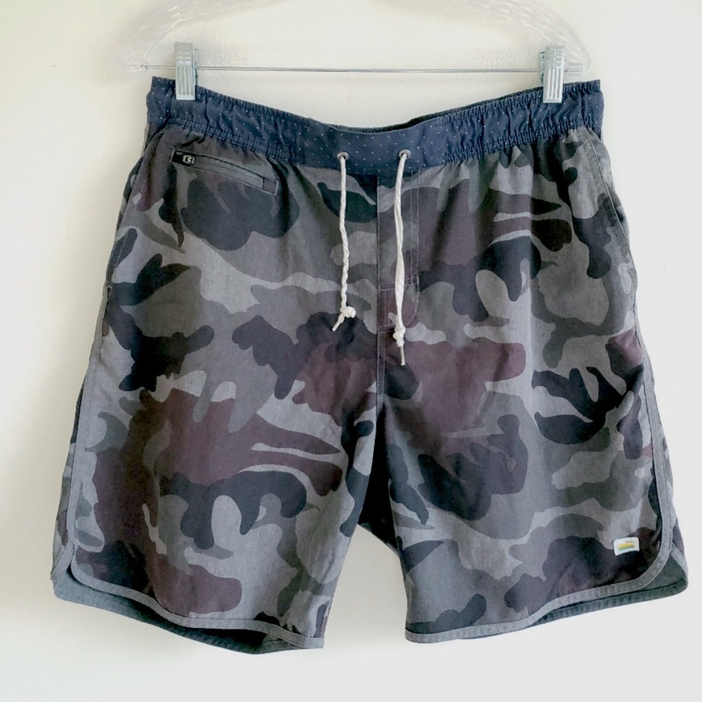 Vuori Men's Banks Camo Print Athletic Shorts